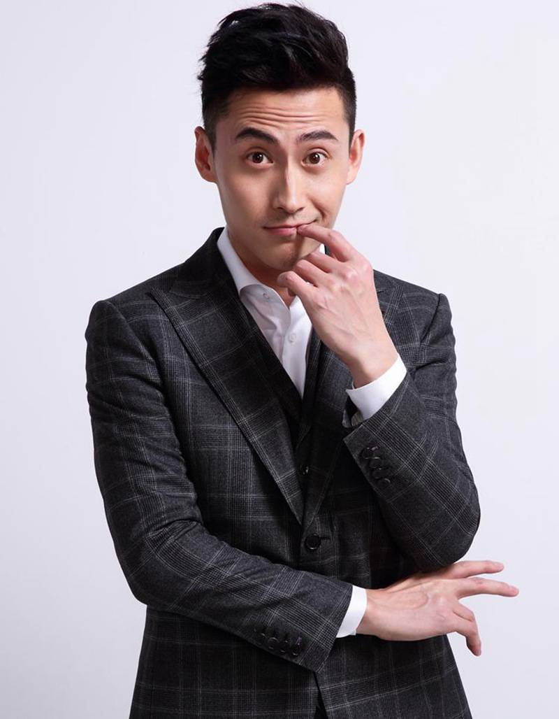 演员刘立写真大片曝光 搞怪表情圈粉无数