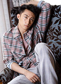 小鲜肉黄景瑜肌肉性感写真帅出新高度