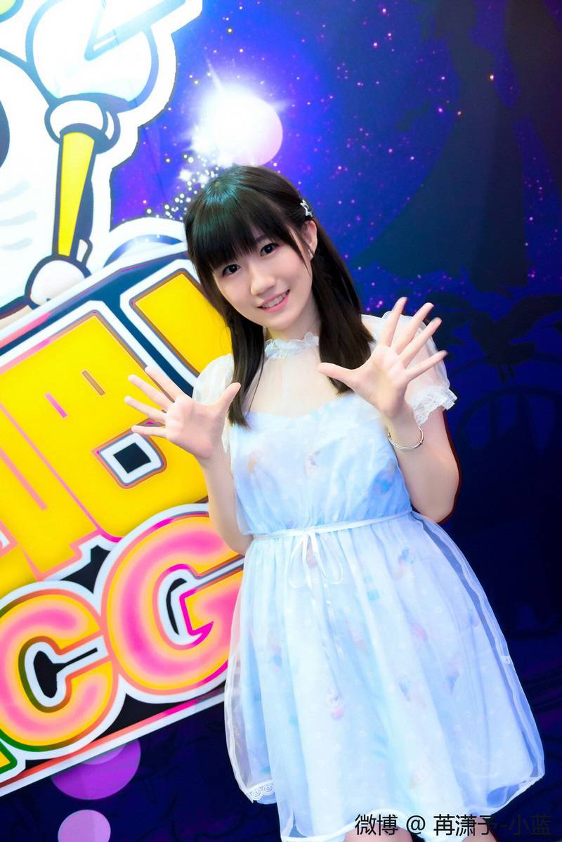 B站舞蹈系元气美少女蓝 来自二次元的治愈系少女