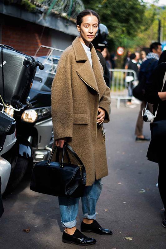 平底鞋怎么搭配?看欧美时尚达人的穿搭方法