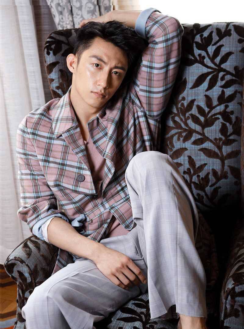 小鲜肉黄景瑜肌肉性感写真帅出新高度