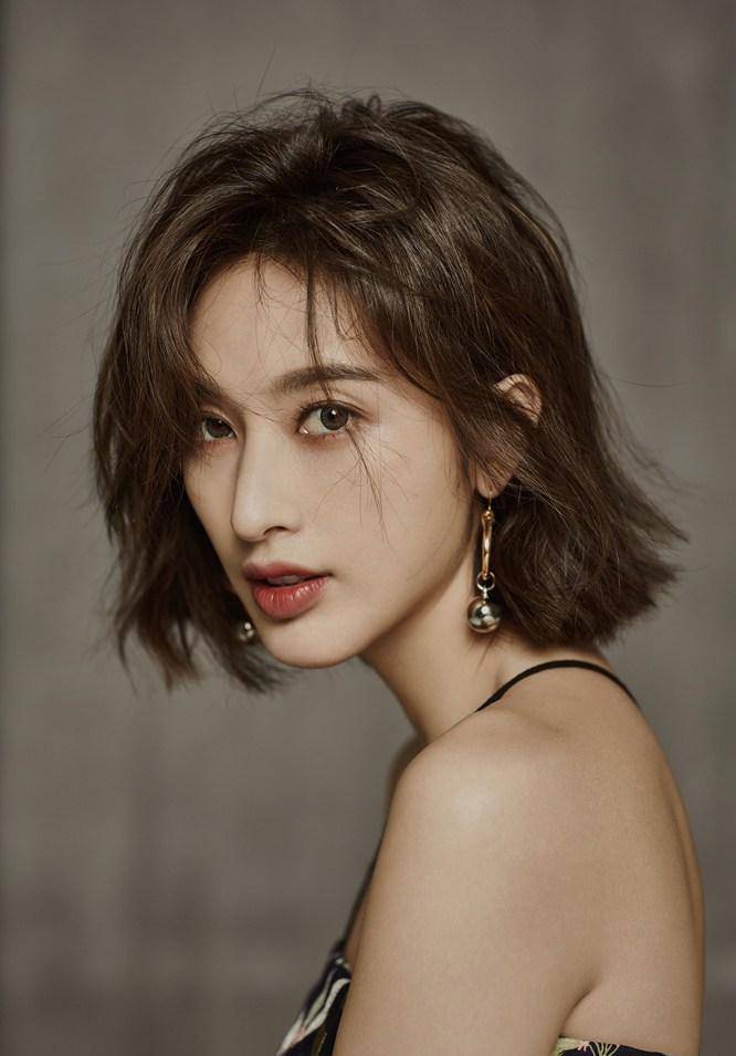 张俪复古写真大片曝光 魅惑妆容尽显美人范儿