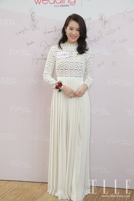 刘雯街拍实用搭配 教你夏季即防晒又美丽的制胜法宝！