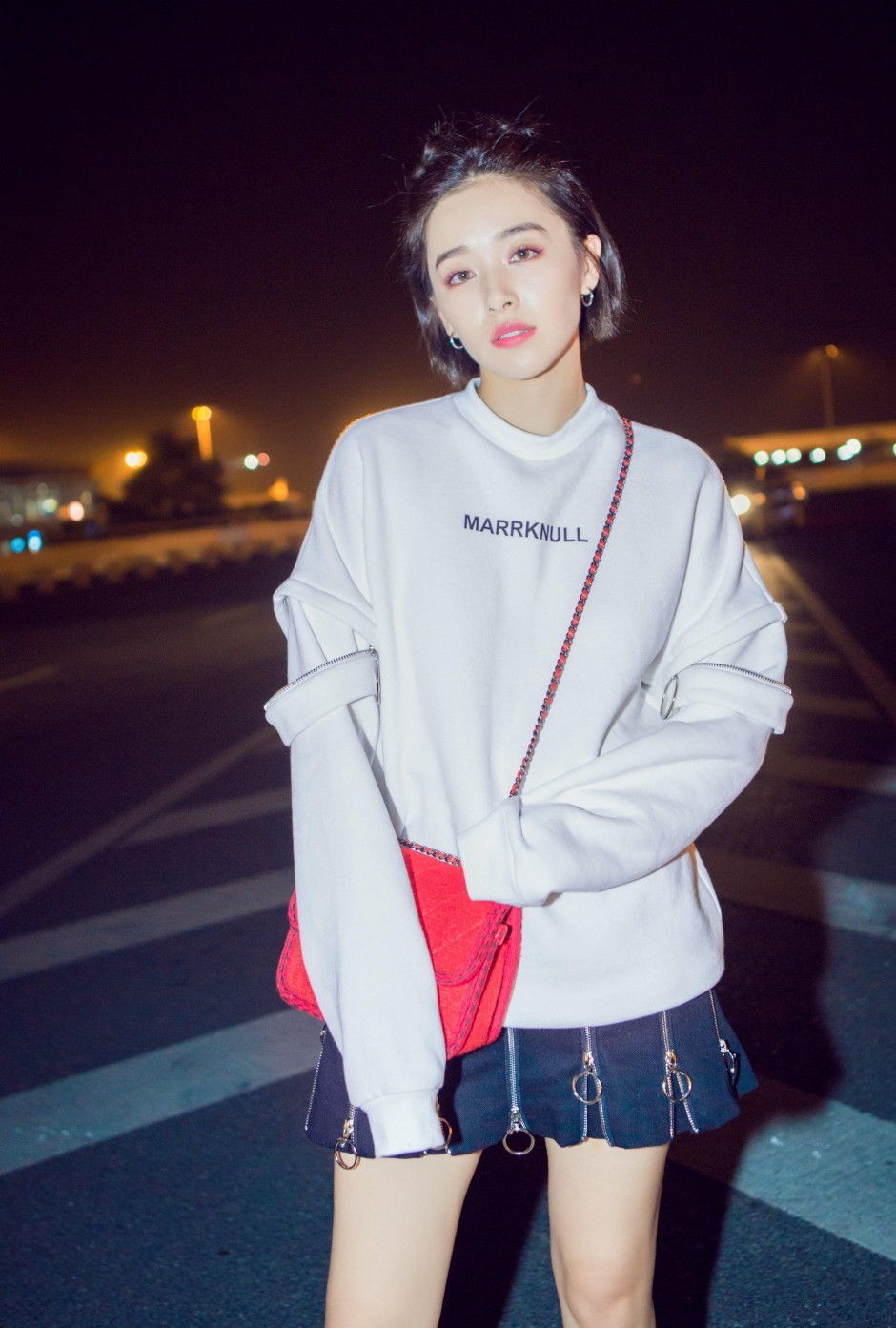 阚清子机场街拍曝光 尽显鬼马精灵范儿