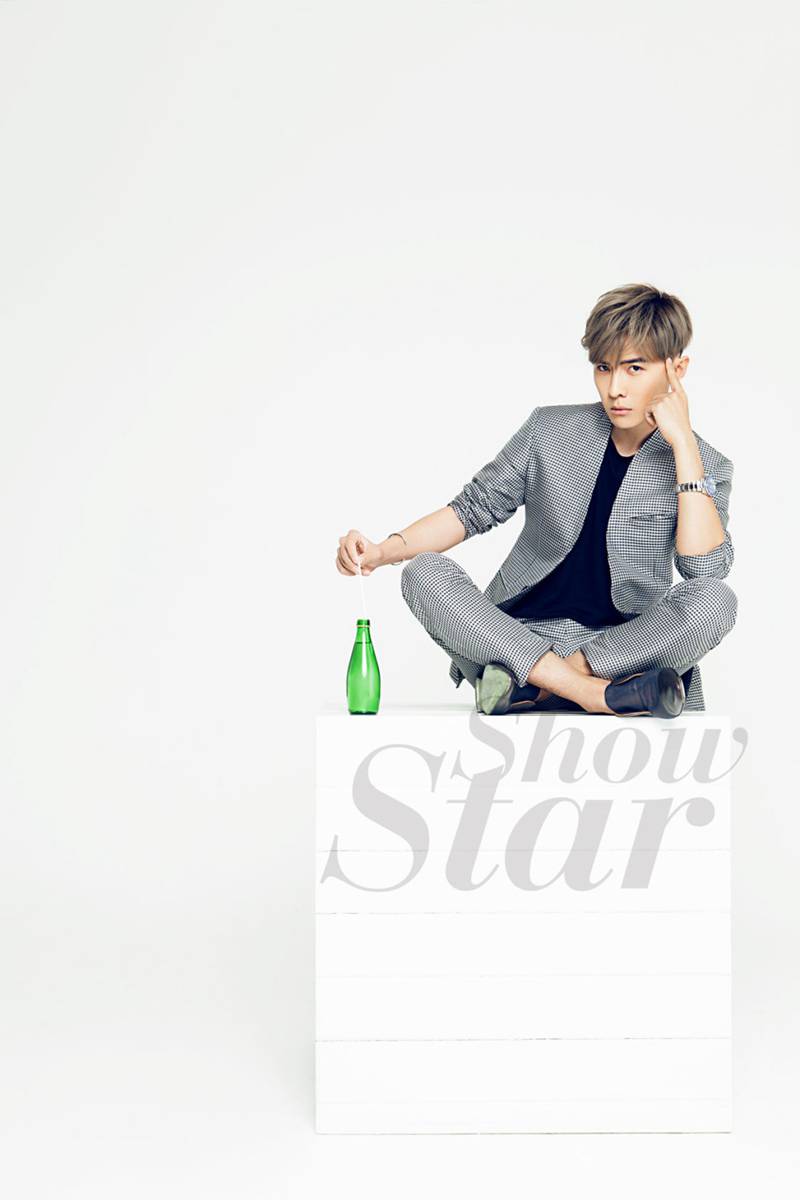 人气偶像唐禹哲短发潮流时尚写真集