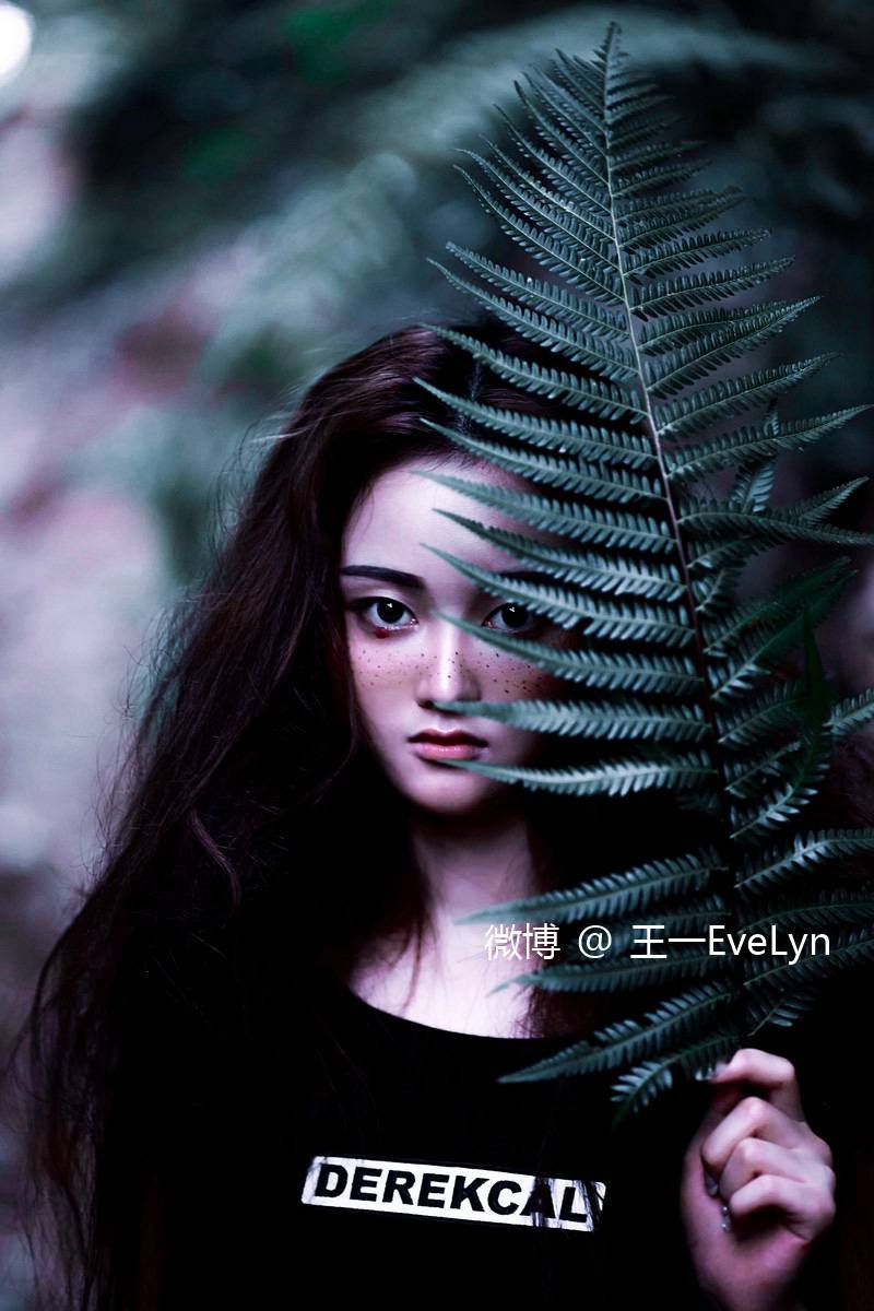 真不敢相信 王一EveLyn居然是能玩转高冷和慈善的妹纸