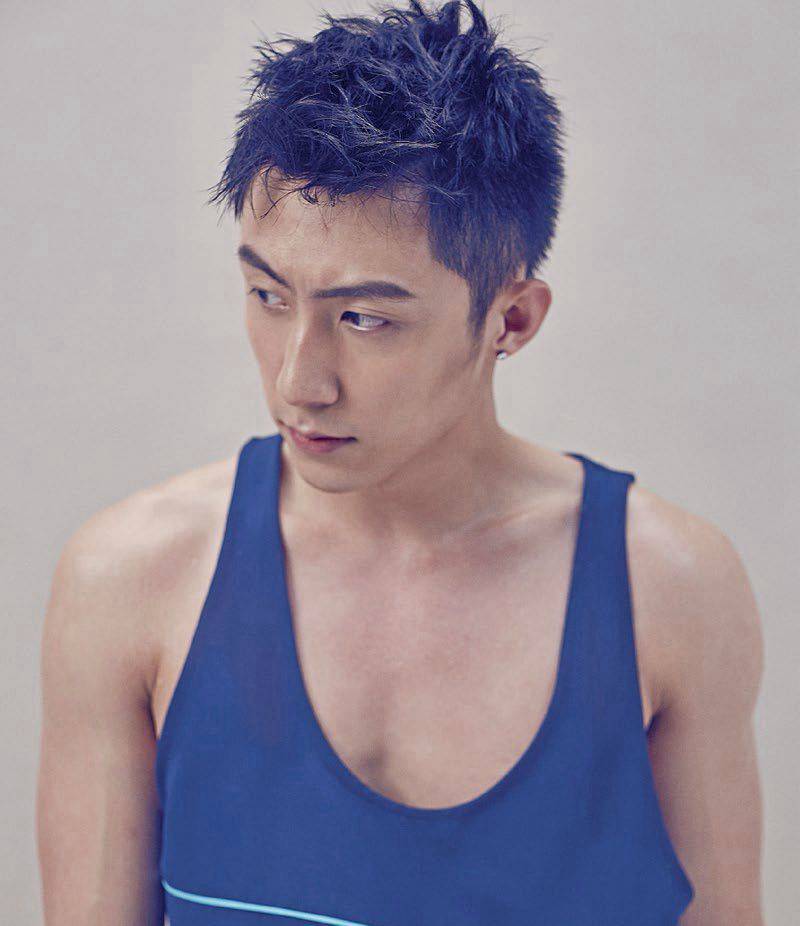 小鲜肉黄景瑜肌肉性感写真帅出新高度