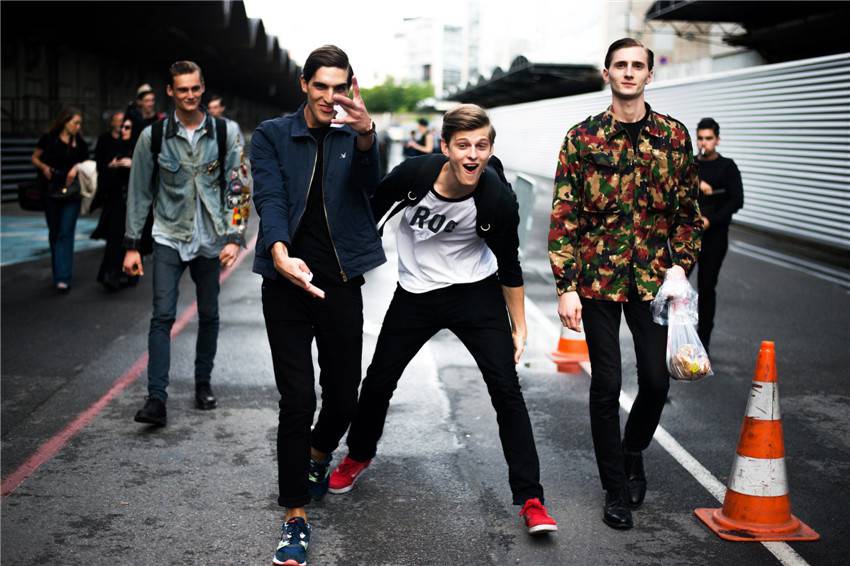 欧美型男街拍 演绎2016最潮时尚搭配