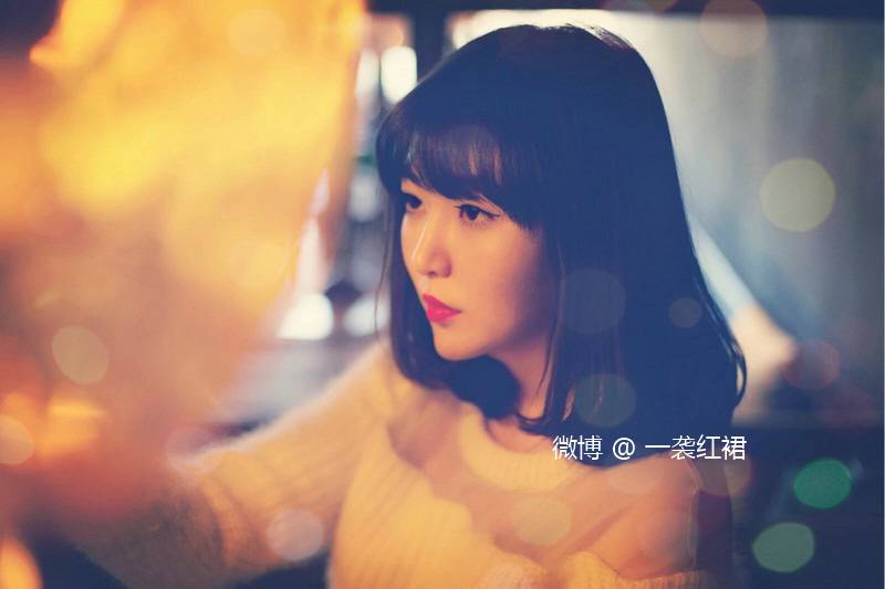 听一袭红裙边打游戏边跟你掰扯情感法律知识