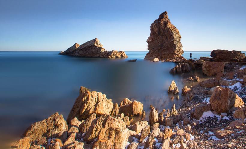 海边礁石风景图片