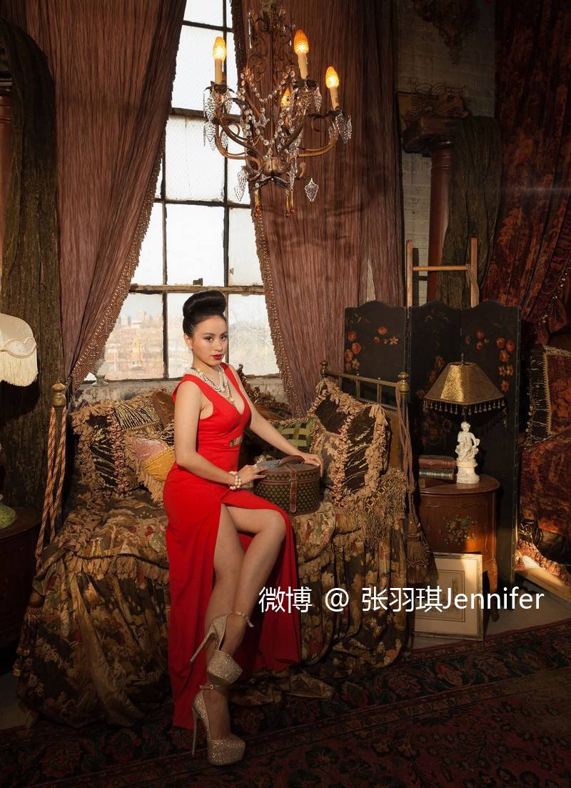 身材傲娇堪比柳岩 张羽琪Jennifer还是个胸大颜好的古典美人