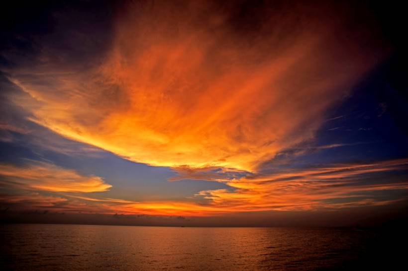 海边云彩晚霞风景图片欣赏