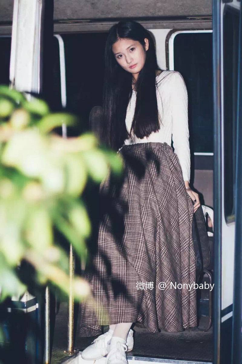 秒杀黄灿灿的校园女神Nonybaby 宅男们收好不谢