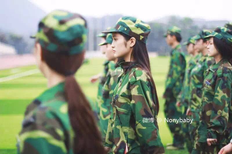 秒杀黄灿灿的校园女神Nonybaby 宅男们收好不谢