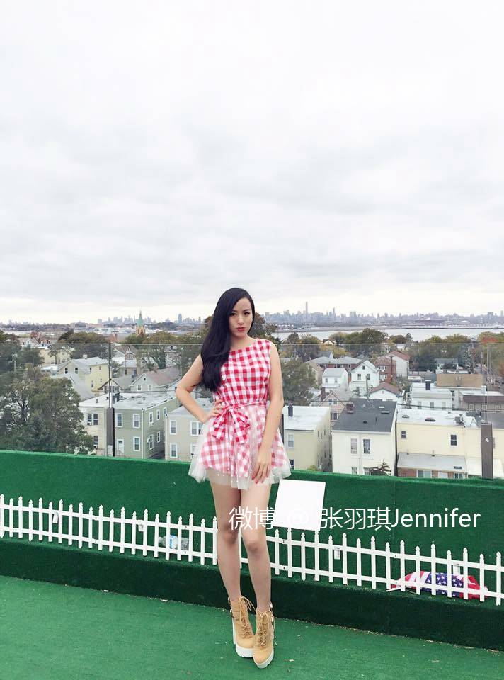 身材傲娇堪比柳岩 张羽琪Jennifer还是个胸大颜好的古典美人
