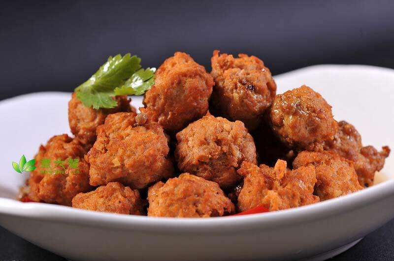 炸牛肉丸子的做法 吃了具有很好的滋补效果