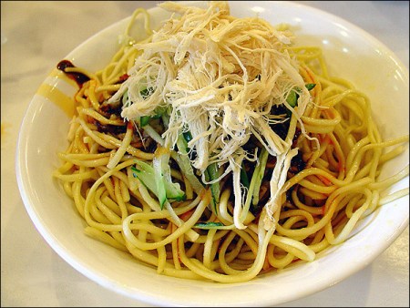 清爽脆口的凉面的制作