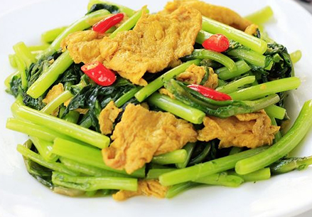 茼蒿炒鸡蛋的做法  保证你看了就会