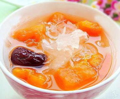 四季皆宜、美容养颜的银耳莲子汤做法