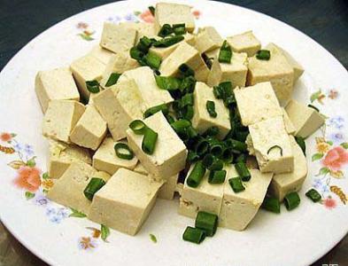 小葱拌豆腐的做法及各食材的处理方法 好吃又美味