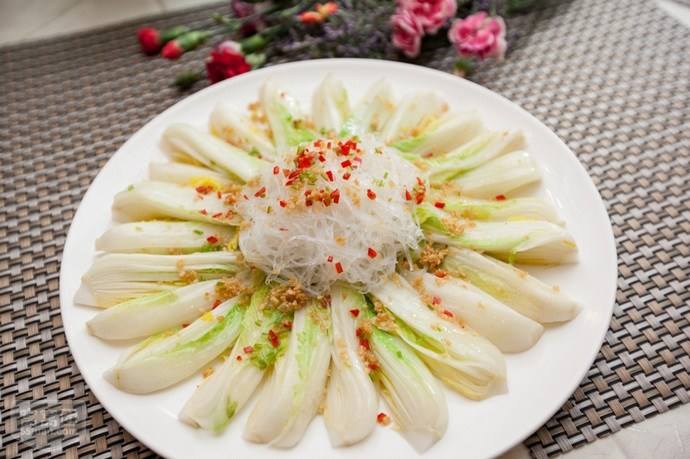 蒜蓉粉丝娃娃菜的做法以及各食材的处理方法