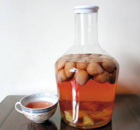 草莓酒的功效有哪些 补气健胃及生津止渴