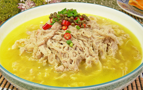 酸汤肥牛的做法 营养丰富的酸汤肥牛你喜欢吃吗