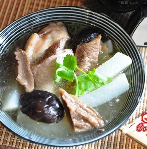 炖鸡汤做法 这样做的鸡汤有疗效作用