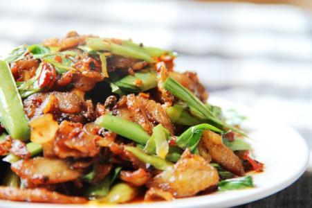 蒜苗回锅肉  这样做真是绝配