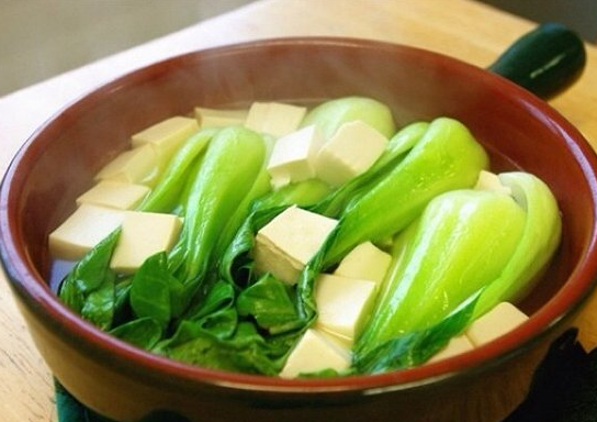 青菜豆腐的做法  普通的家常菜具有防癌抗癌的作用