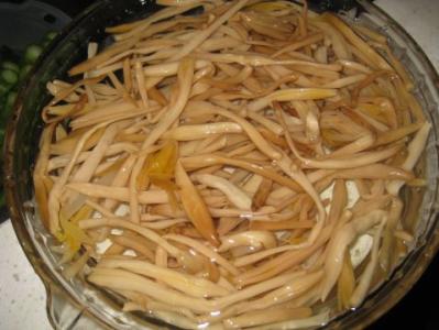 金针菜的做法 哪些人不能吃金针菜及相关的注意事项