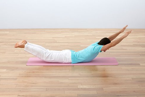 瑜伽美背 8个动作让你轻松拥有完美身材