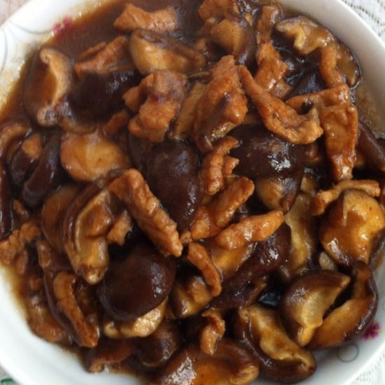 简单美味的香菇炒肉的做法