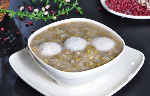 绿豆粥 夏季养生的最佳品