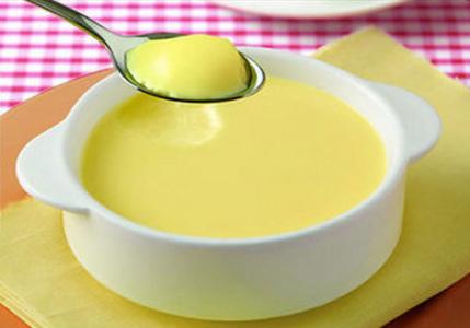 牛奶炖蛋的做法 遵循几个个小秘决做出香滑细腻蛋