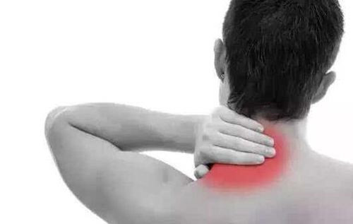 落枕是怎么回事 这样做可以治疗落枕