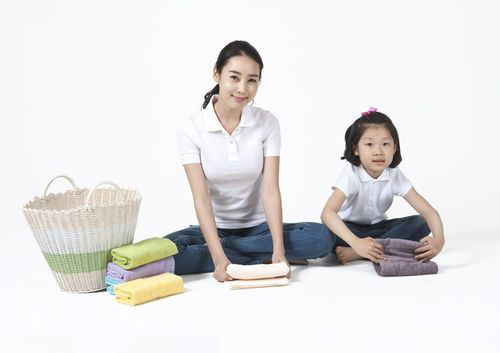 怎样快速叠t恤 3个方法教你瞬间叠好