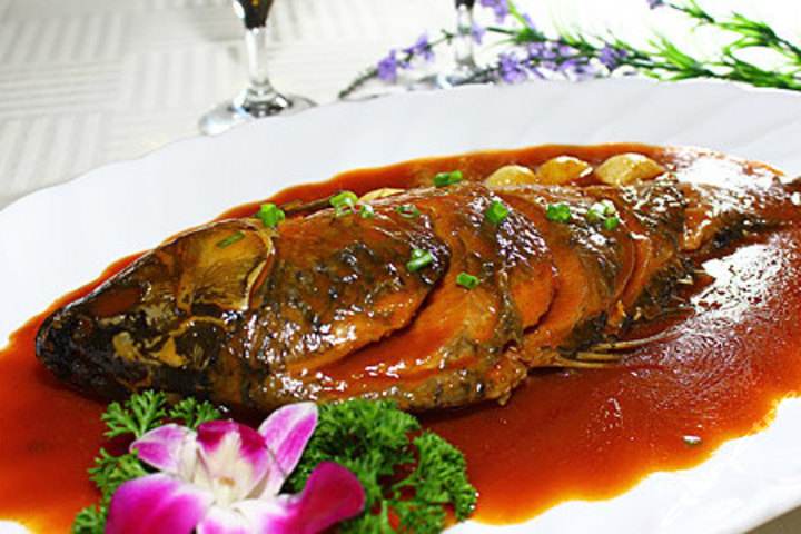 学会这道红烧鲫鱼，让你扣住家人的胃