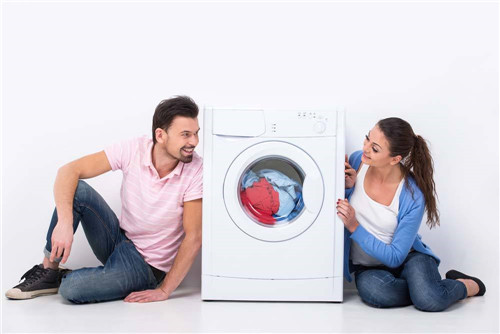 羽绒服的油渍怎么洗  4个小妙招简单又实用