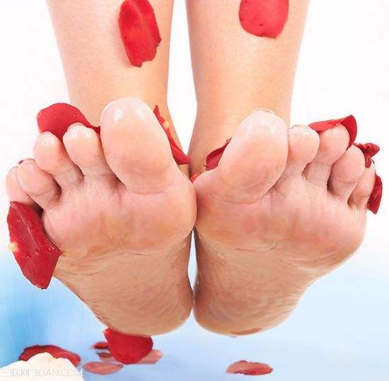 脚臭的原因和治疗方法 除脚臭的12个小秘诀