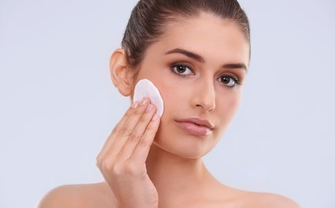 青春痘怎样消除