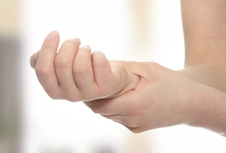 手麻是什么原因