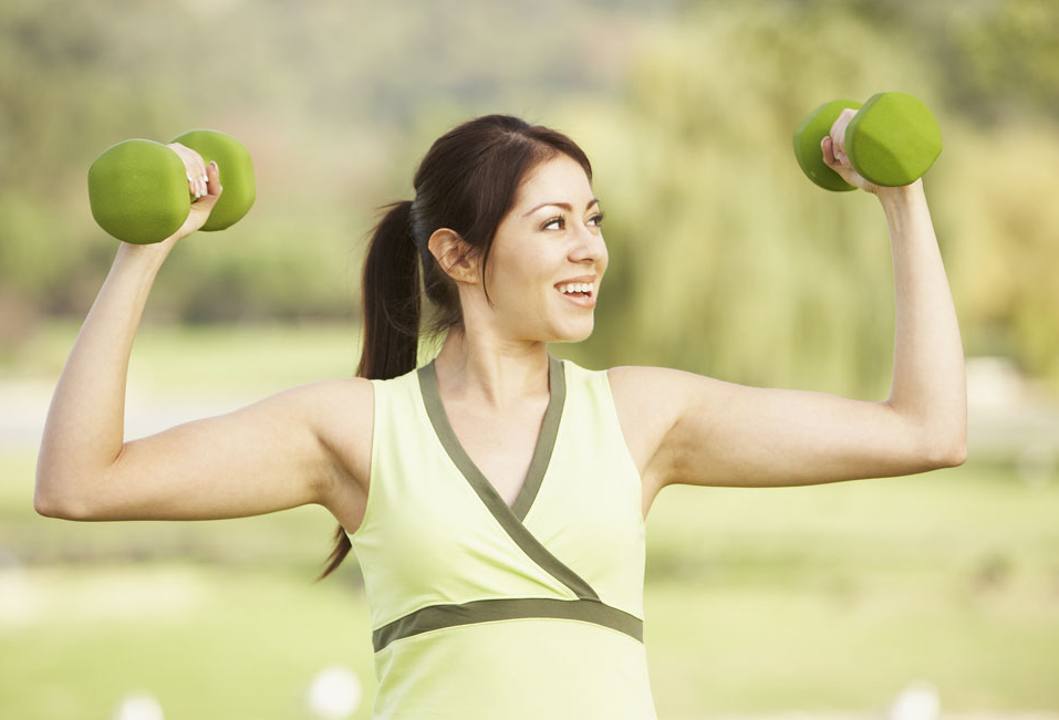 胸肌锻炼用哑铃有效吗及使用哑铃的注意事项