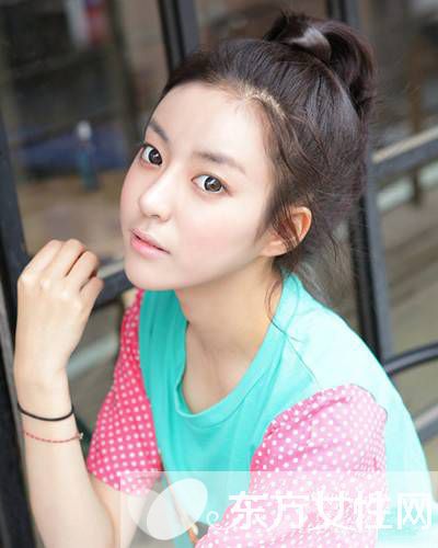 女生潮流时尚学生发型 甜美可爱显青春活力