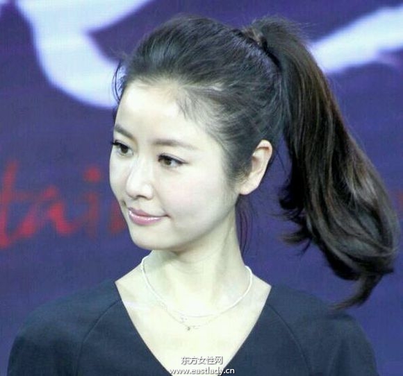 瘦脸发型扎法 圆脸女生怎么扎头发好看