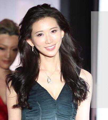 花样姐姐林志玲发型盘点 优美气质演绎柔情妩媚