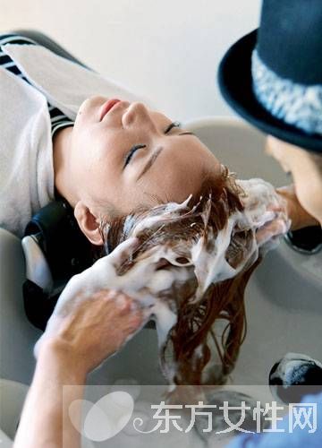 多长时间洗一次头 头发护理小贴士你知吗
