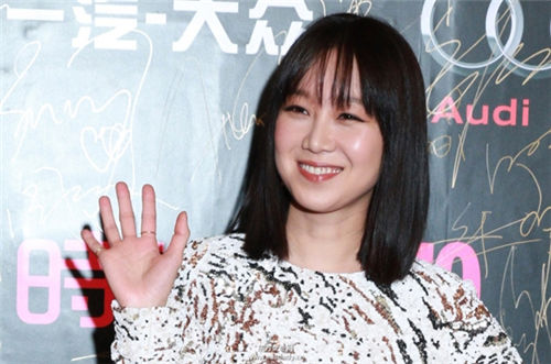 孔孝真示范自然迷人的中长发6造型