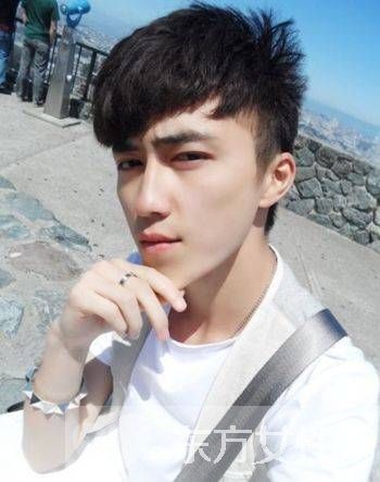 7款男士斜刘海发型 让你更显帅酷有范