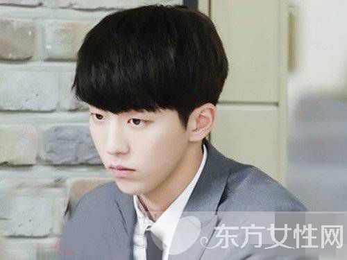 2016男生潮流发型推荐 齐刘海更显青春范儿